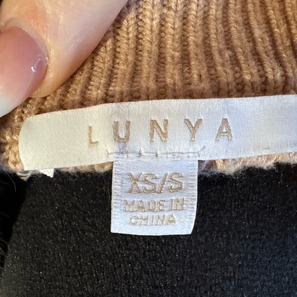 Lunya Cottonsilk Pocket Henley - Picture 4 of 5